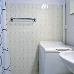 T2 Avec Balcon, Proche Saint Clair, Parking, 4 Couchages - - Fr-1-251-258 Apartment Le Lavandou